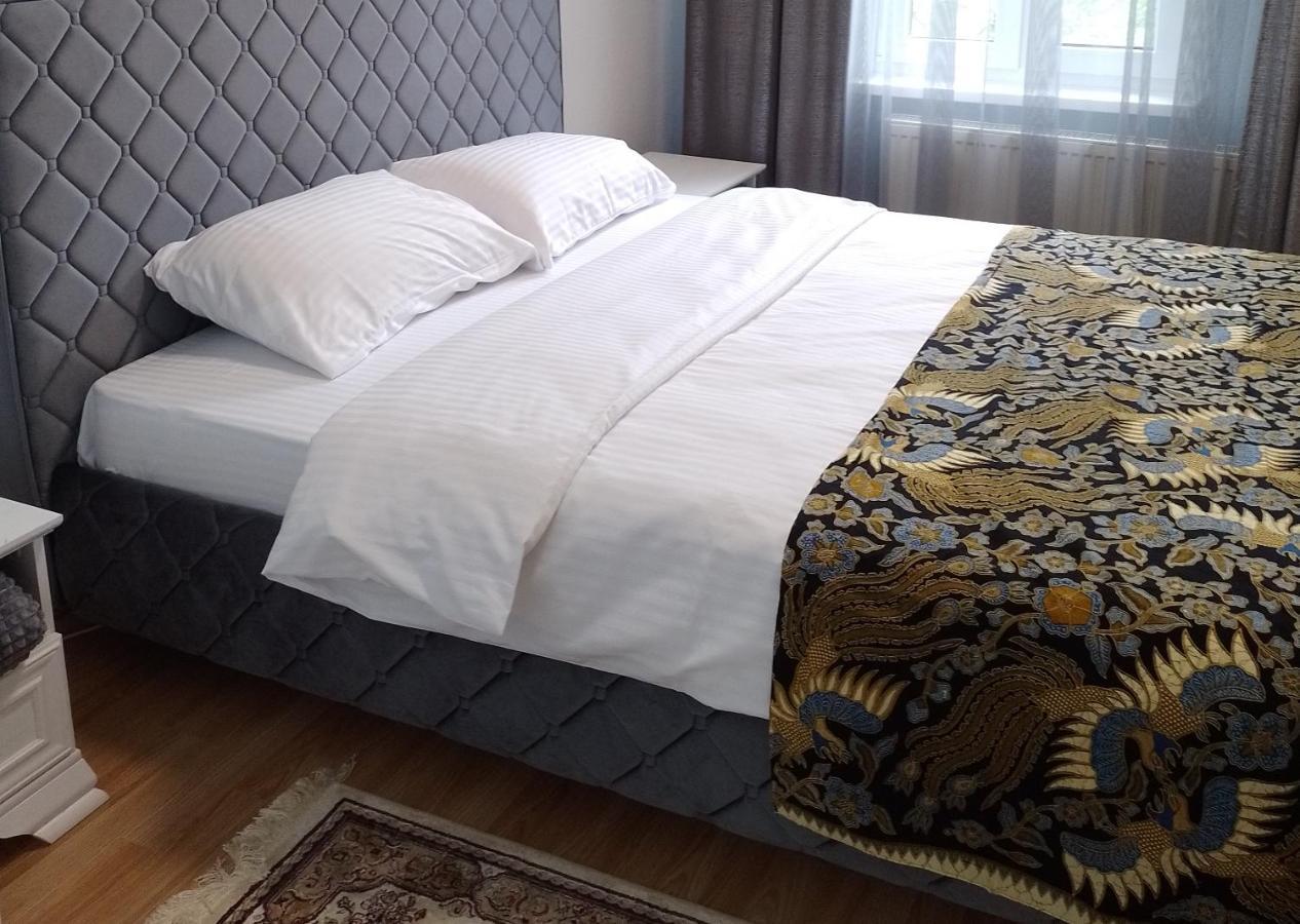 House, Garden & Sauna. Free Parking. Train Stop-200 M. Sea-1 Km. Jurmala Ngoại thất bức ảnh