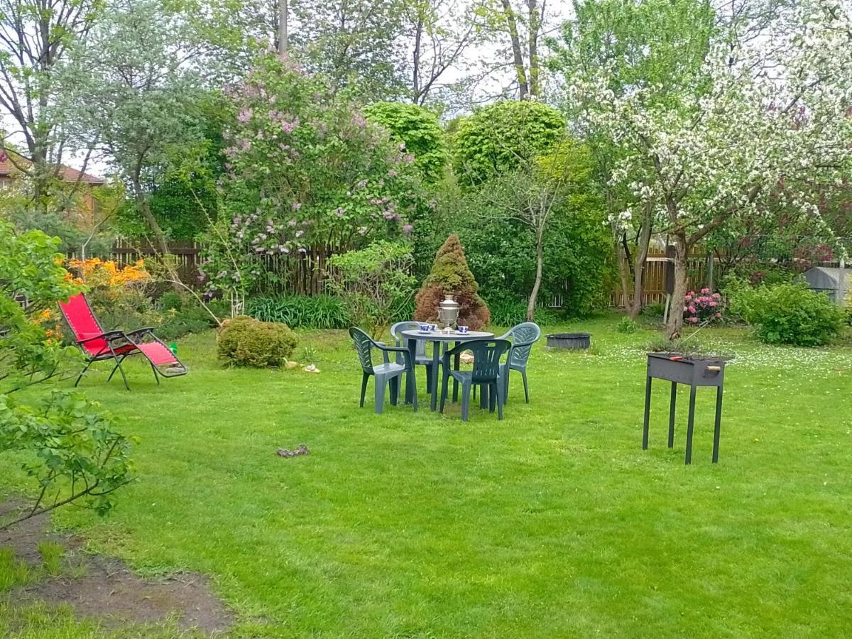 House, Garden & Sauna. Free Parking. Train Stop-200 M. Sea-1 Km. Jurmala Ngoại thất bức ảnh