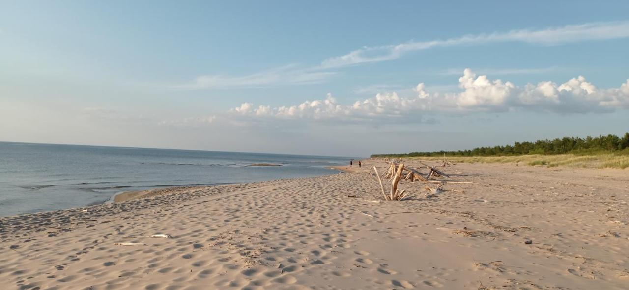 House, Garden & Sauna. Free Parking. Train Stop-200 M. Sea-1 Km. Jurmala Ngoại thất bức ảnh